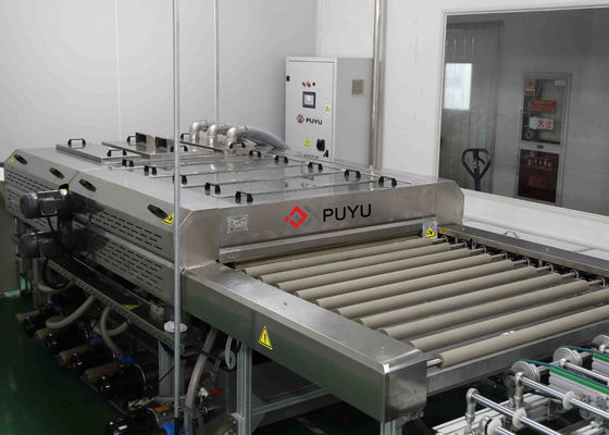 Cina 1300 mm Mesin Cuci Kaca Datar, Mesin Cuci Kaca Untuk Panel Kaca PV Surya pemasok