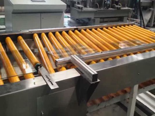 Cina Transfer Kaca dan Menghidupkan Sistem Skew Turning Table 90 ° Rotation Roller Conveyor Line pemasok